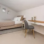 Kosic Apartment Vir