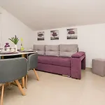 Kosic Apartment *