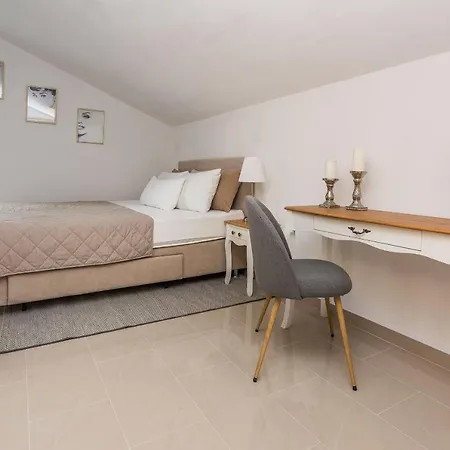 Kosic Apartament Vir
