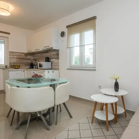 Kosic アパート ヴィル